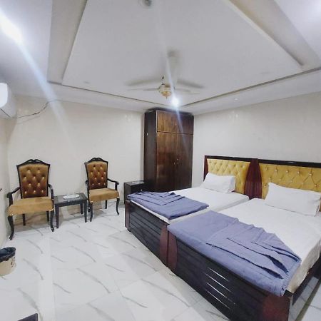 Hotel White Pearl Lahore Bagian luar foto