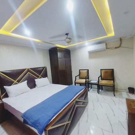 Hotel White Pearl Lahore Bagian luar foto