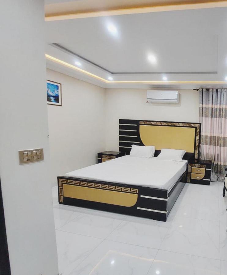 Hotel White Pearl Lahore Bagian luar foto