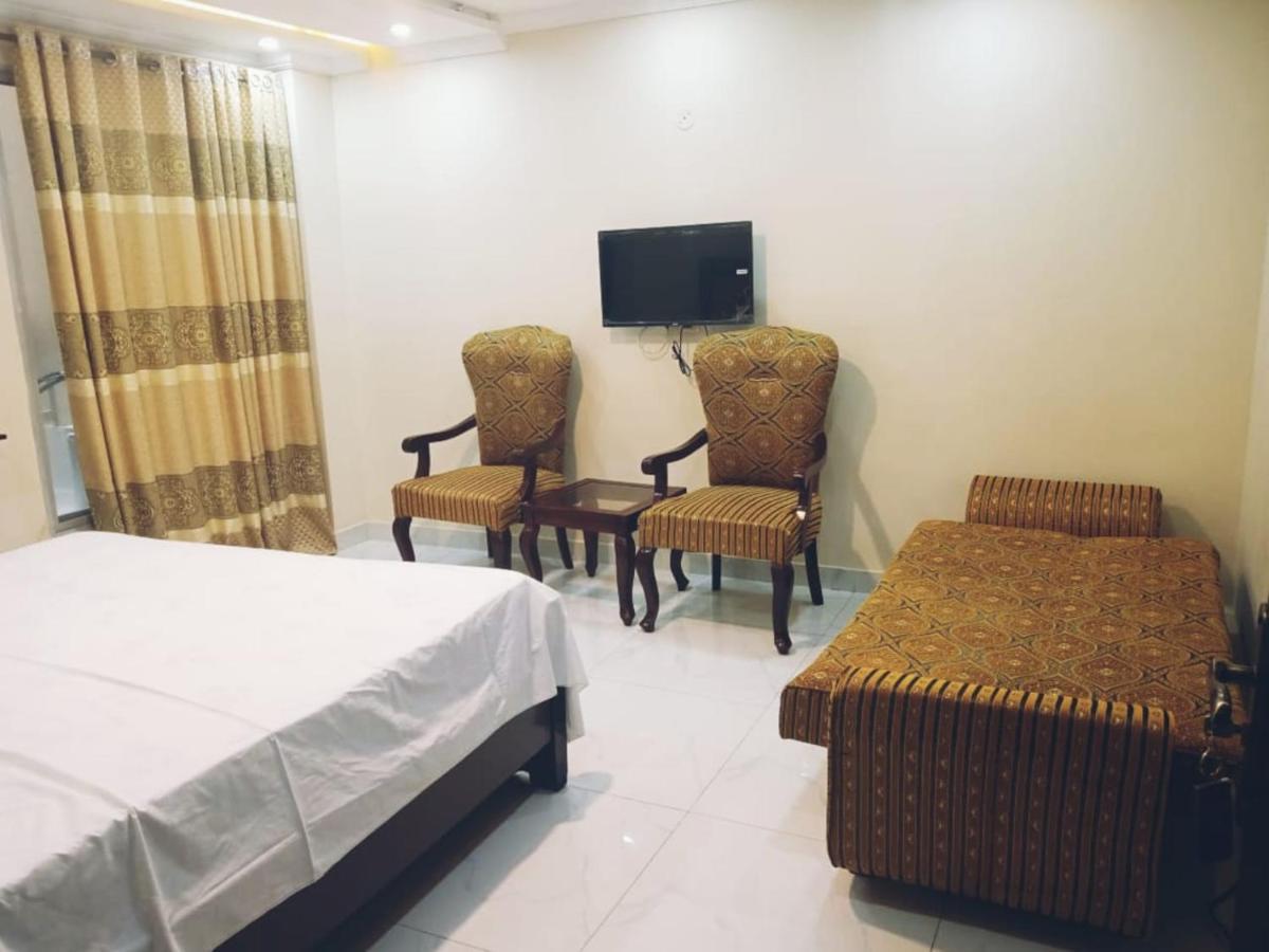 Hotel White Pearl Lahore Bagian luar foto