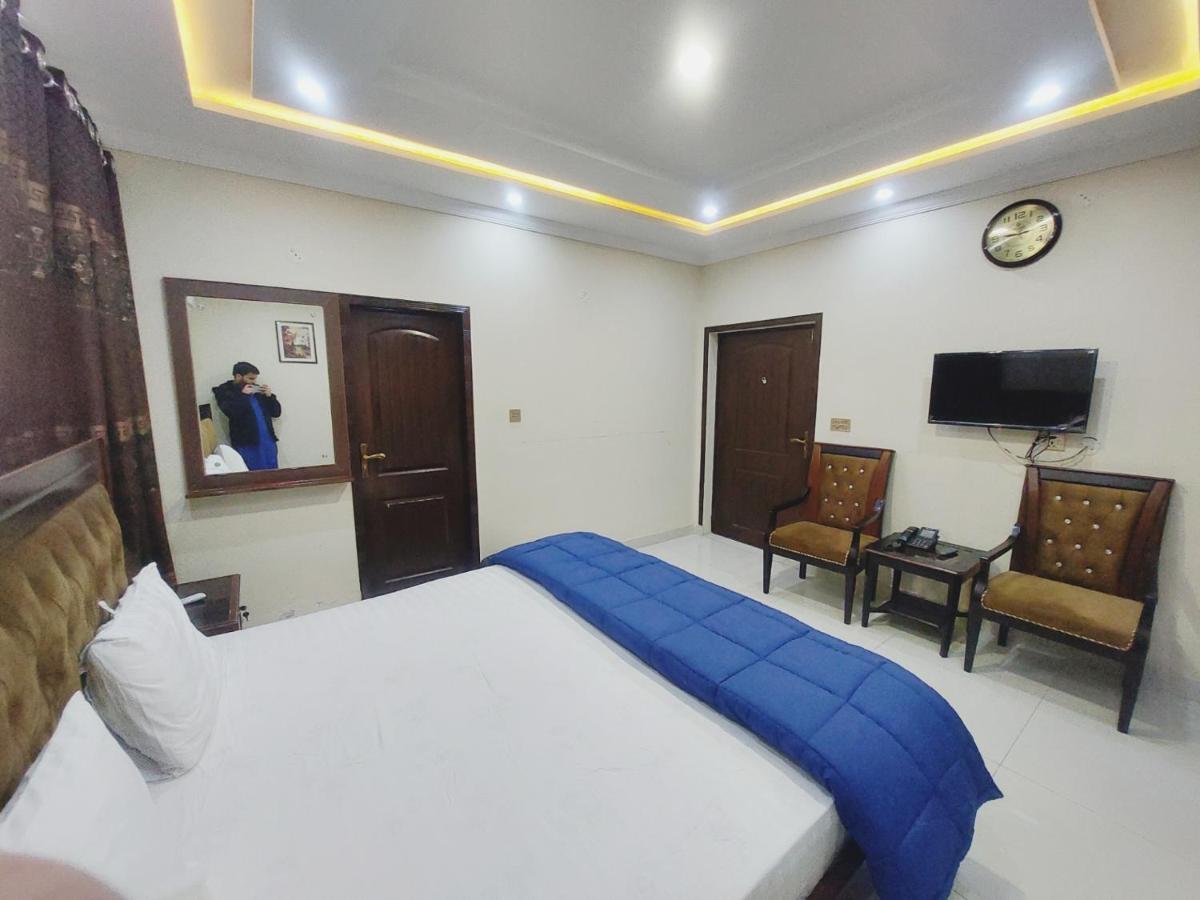 Hotel White Pearl Lahore Bagian luar foto