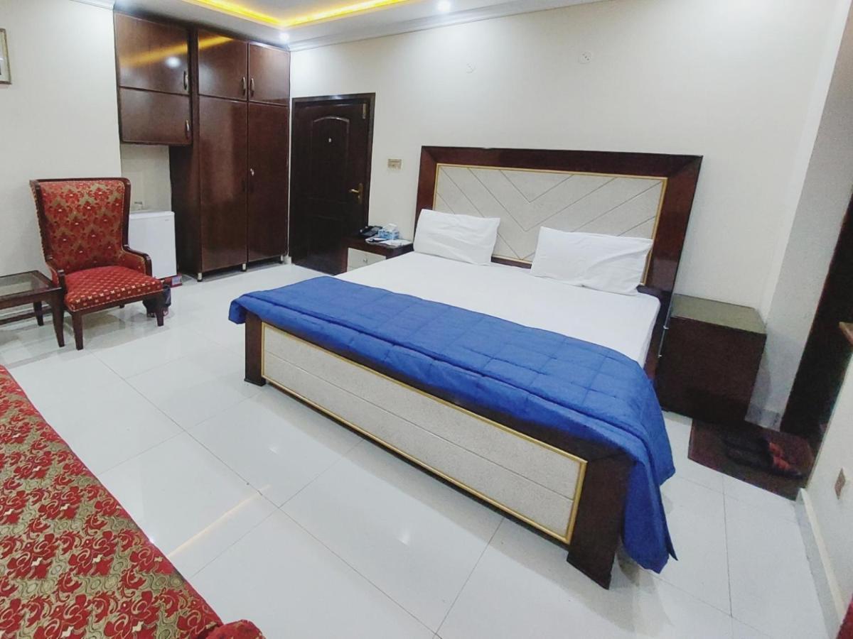 Hotel White Pearl Lahore Bagian luar foto