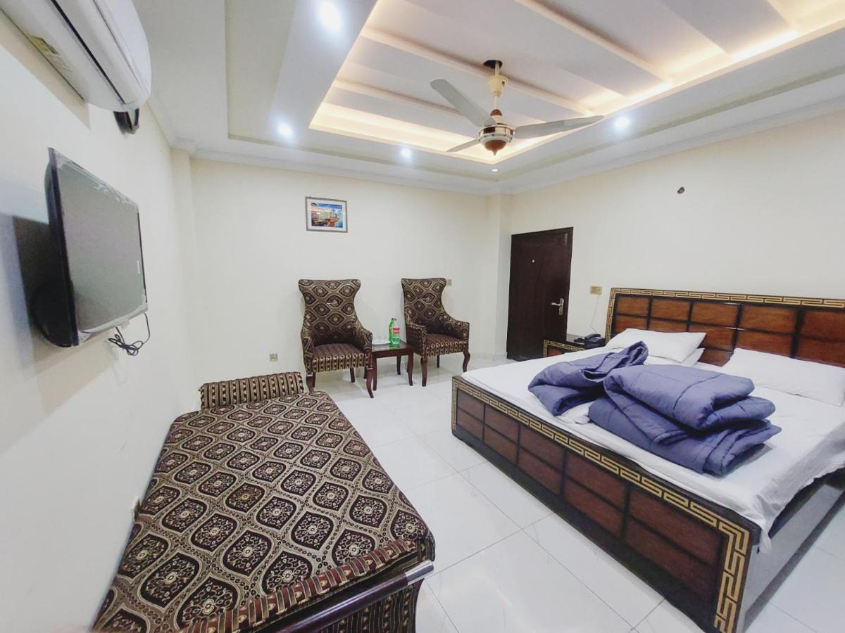 Hotel White Pearl Lahore Bagian luar foto