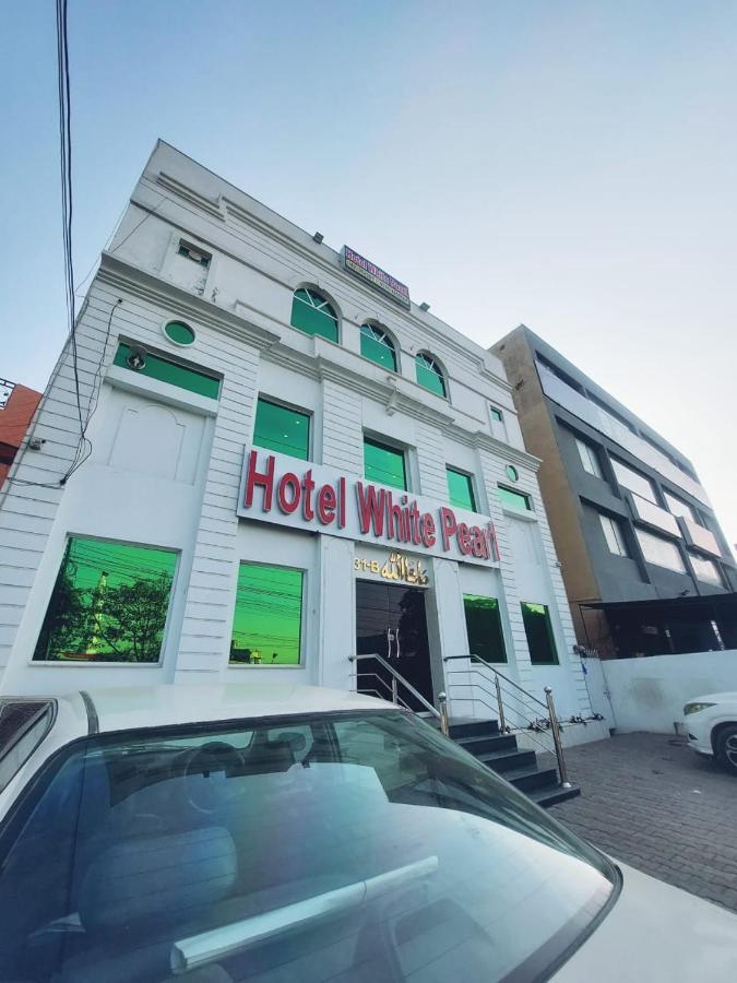 Hotel White Pearl Lahore Bagian luar foto