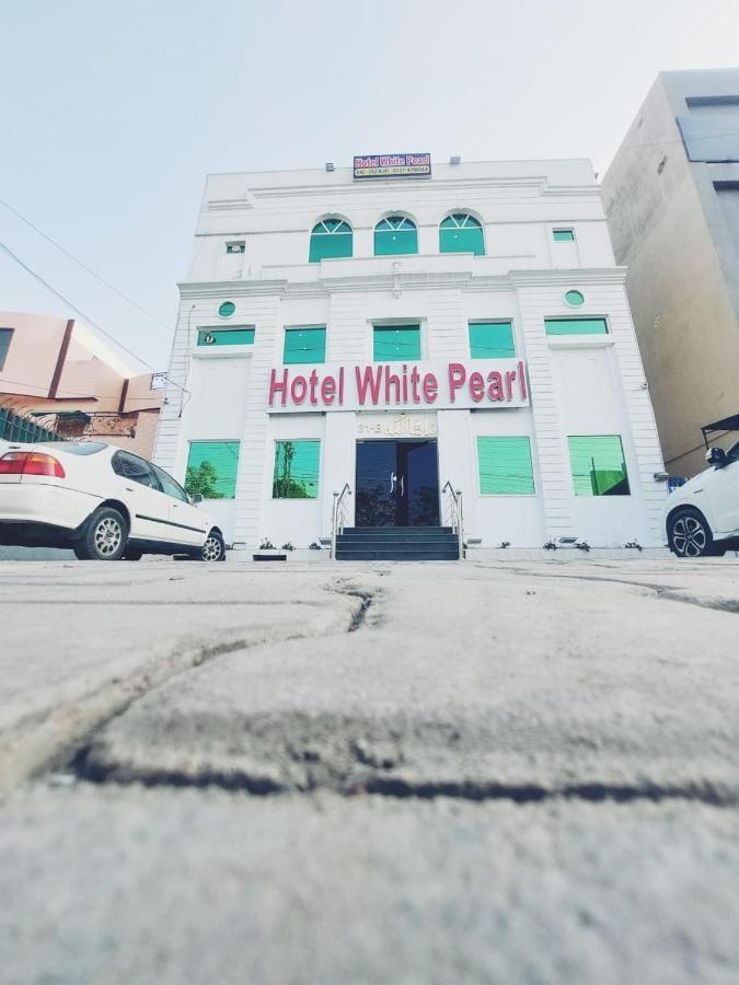Hotel White Pearl Lahore Bagian luar foto