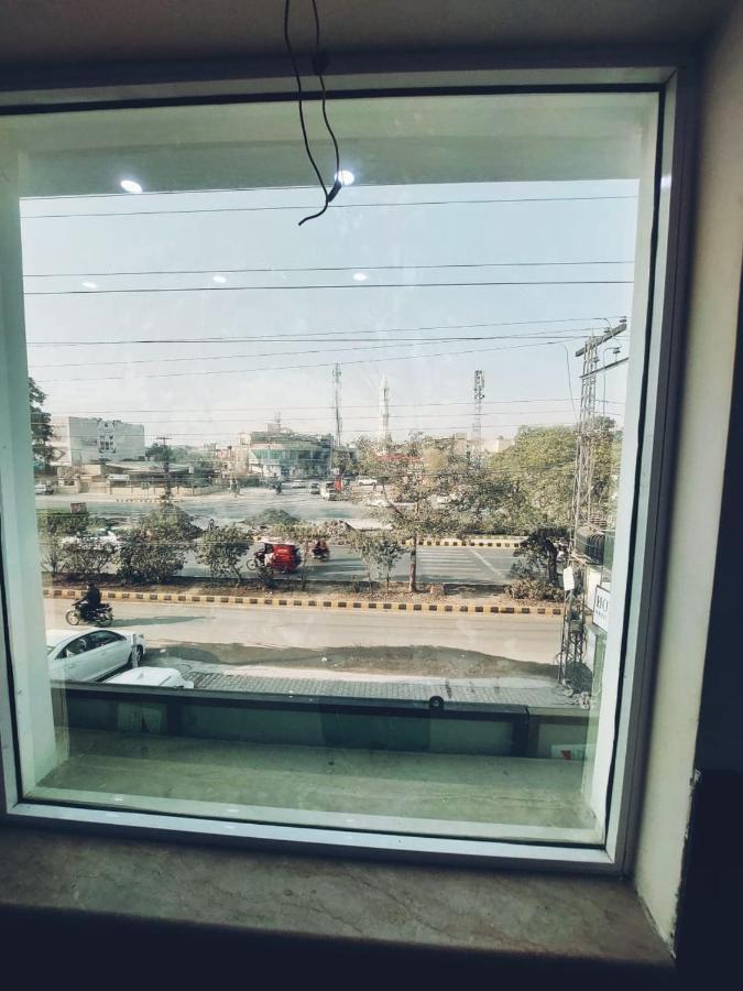 Hotel White Pearl Lahore Bagian luar foto