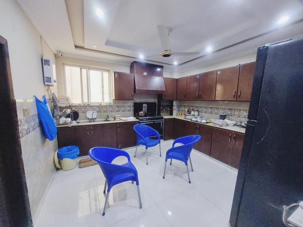 Hotel White Pearl Lahore Bagian luar foto