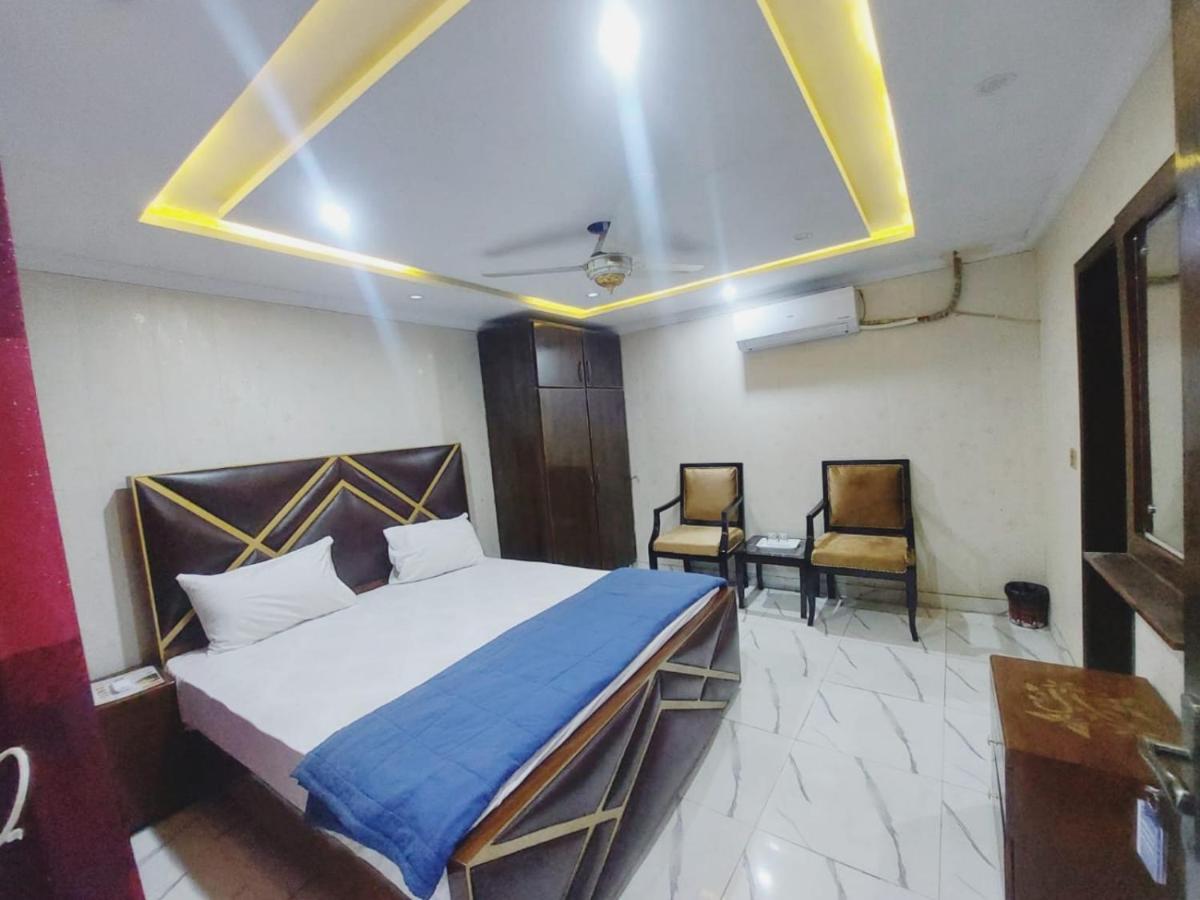 Hotel White Pearl Lahore Bagian luar foto